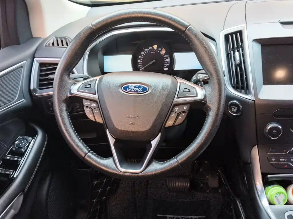 Ford Edge — миниатюра 11