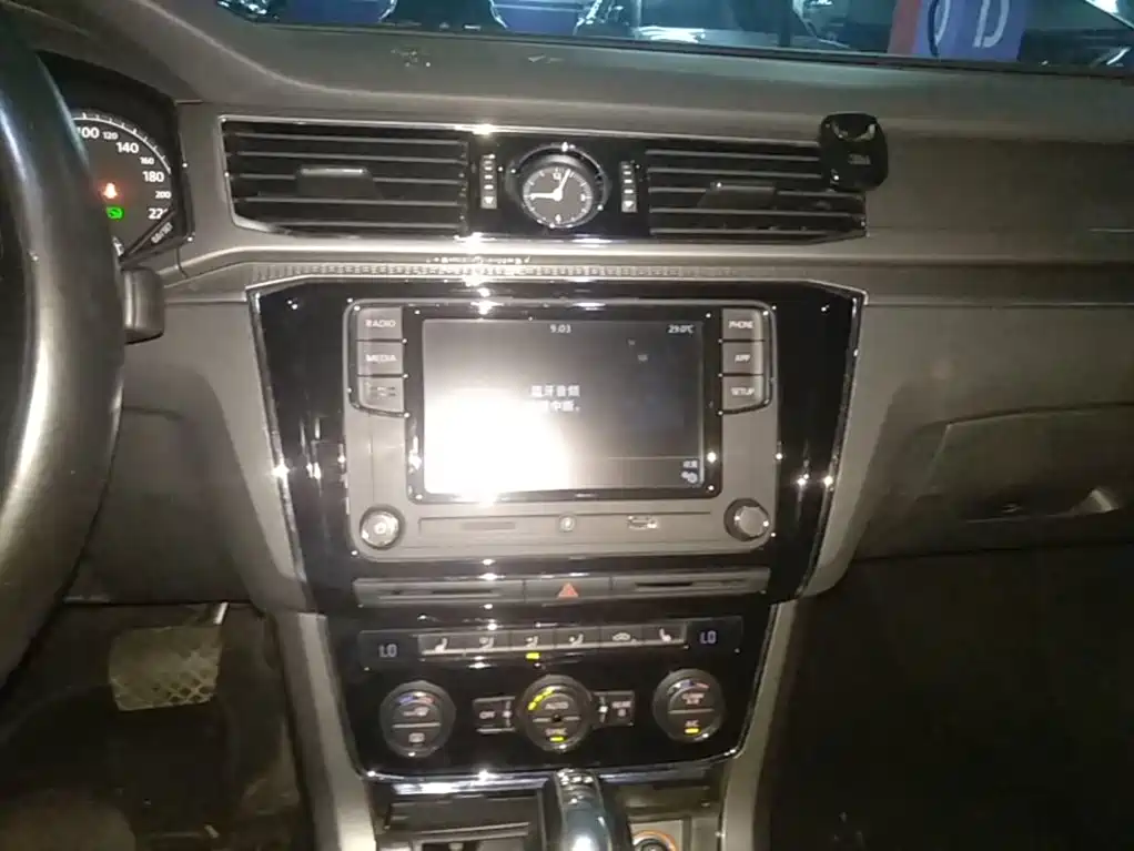 Volkswagen Passat — миниатюра 13