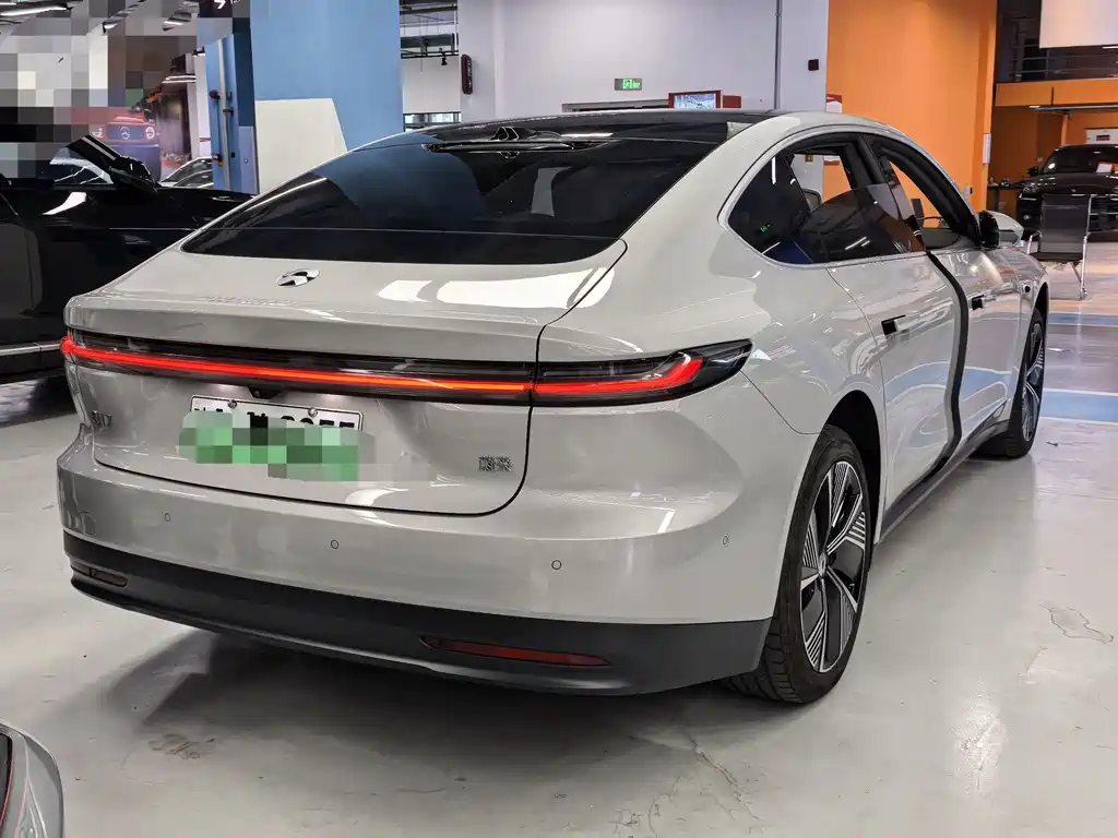 NIO NIO ET7