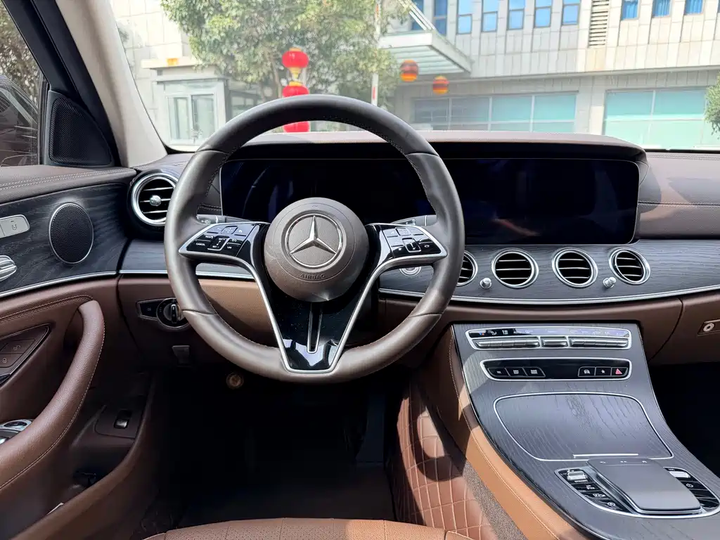 MERCEDES-BENZ E CLASS