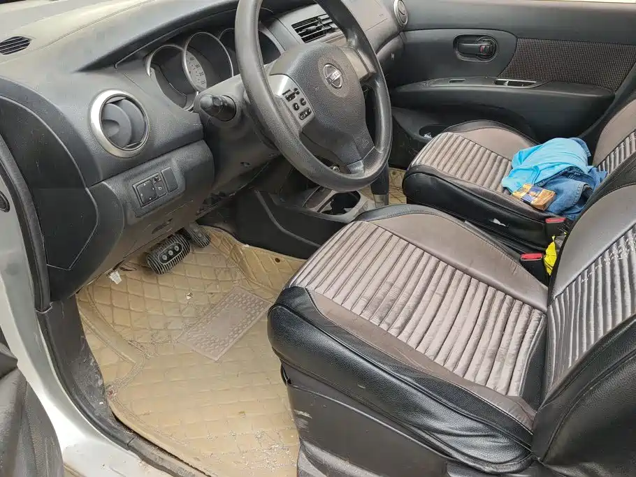Nissan Livina — миниатюра 9