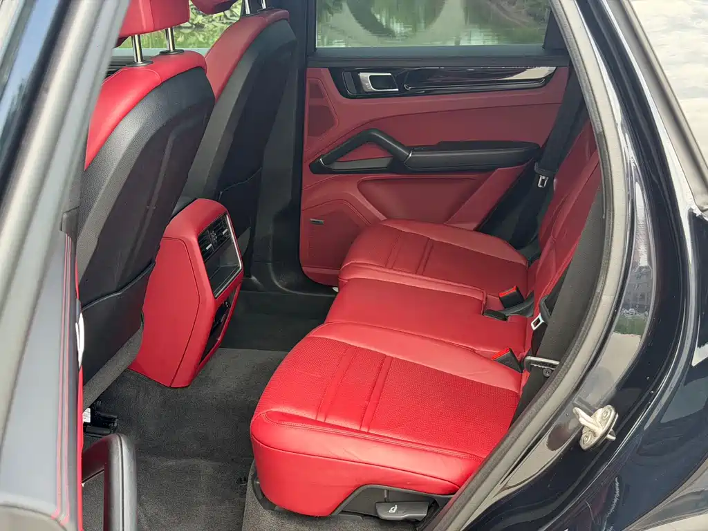 Porsche Cayenne Hybrid — миниатюра 7