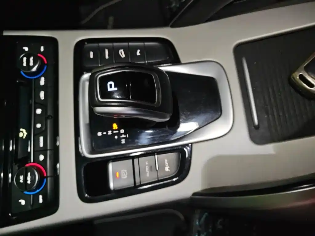 Geely Boyue — миниатюра 7