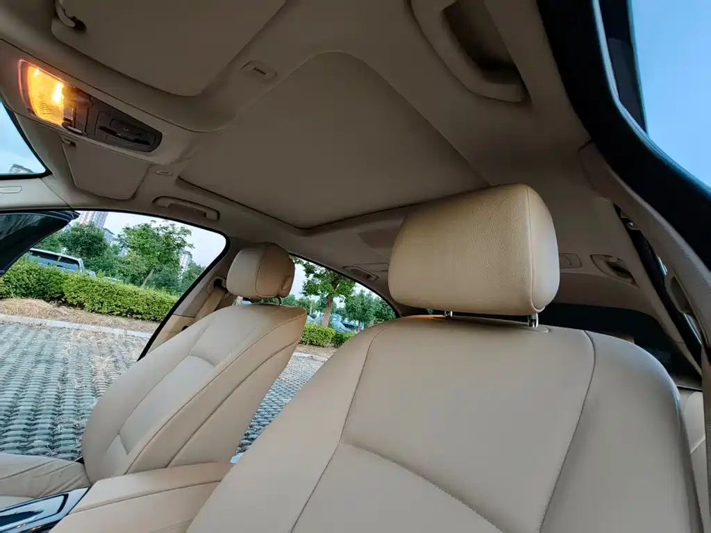 BMW 5 Series — миниатюра 14