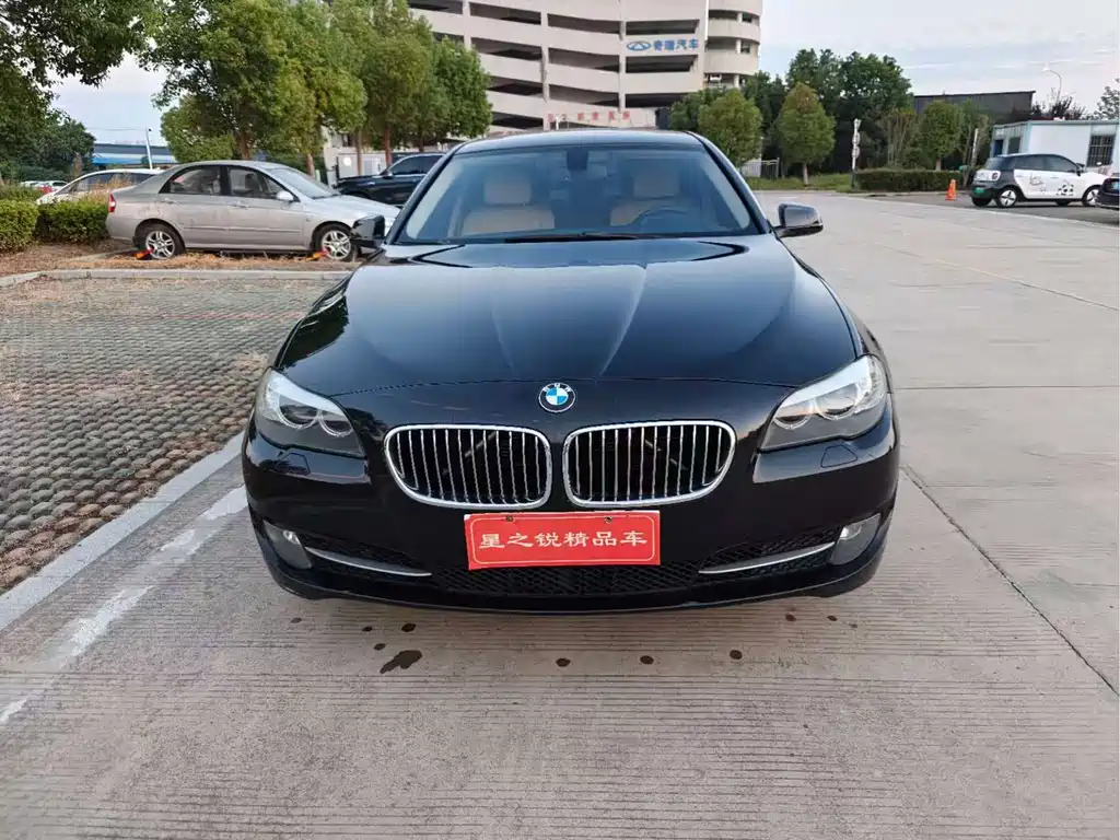 BMW 5 Series — миниатюра 2