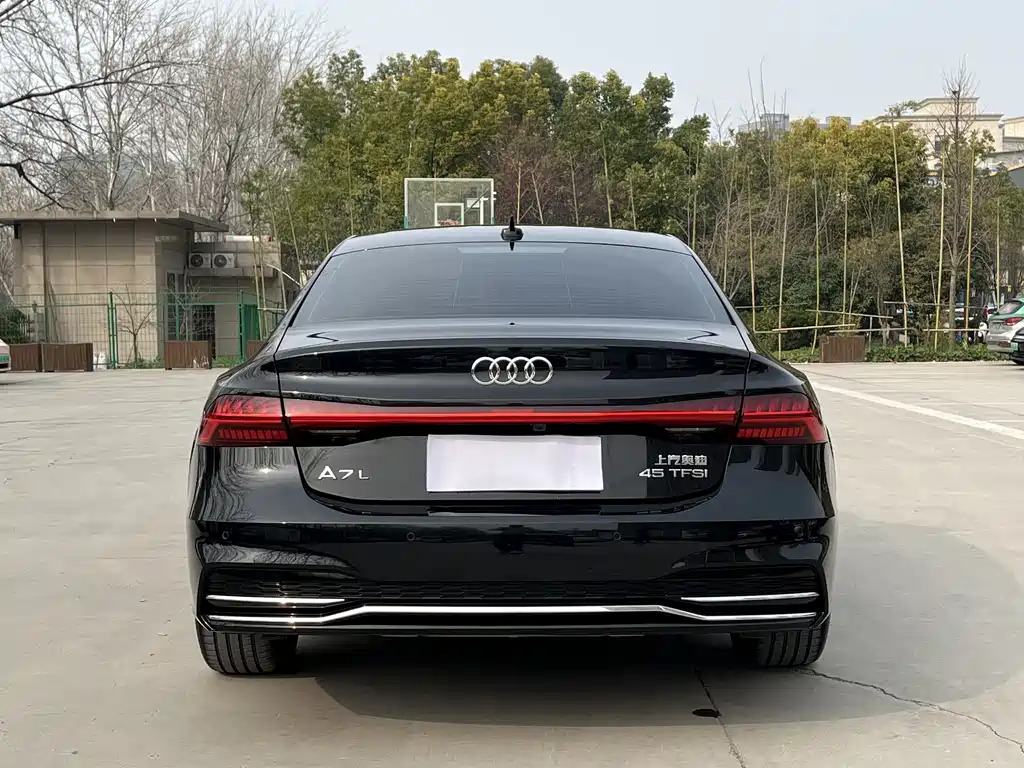AUDI A7L