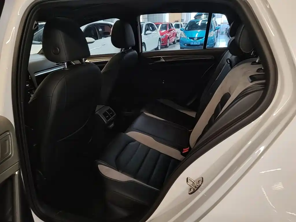 Volkswagen Golf — миниатюра 17