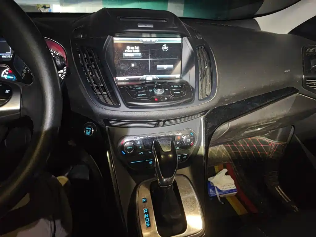Ford Kuga — миниатюра 9