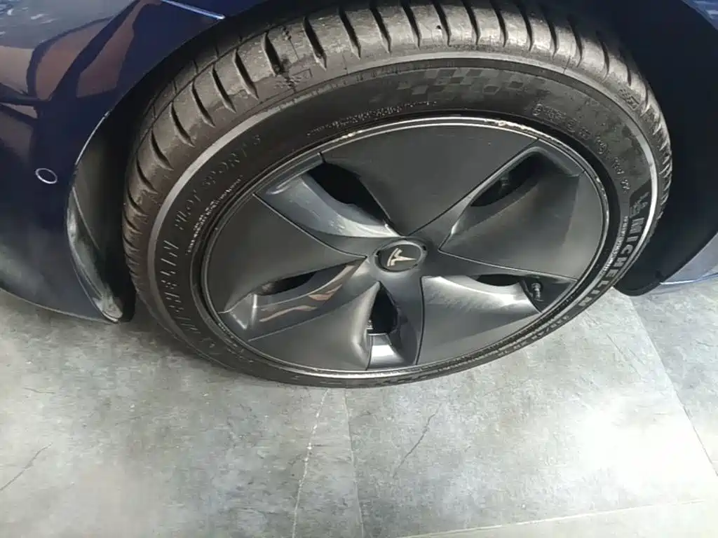 Tesla Model 3 — миниатюра 23