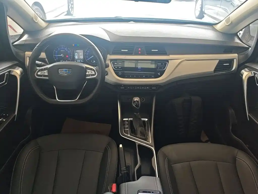 Geely Vision X3 — миниатюра 10
