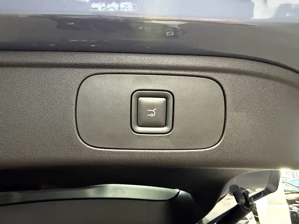Leapmotor Leapmotor A10 — миниатюра 20
