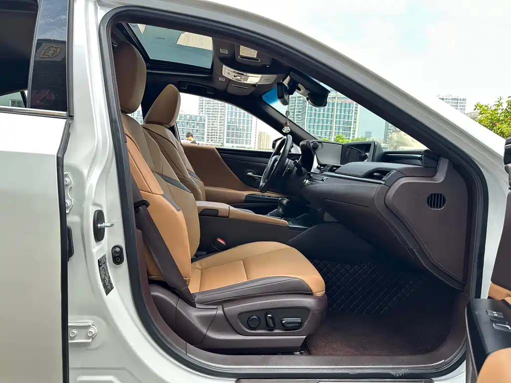 Lexus ES — миниатюра 18