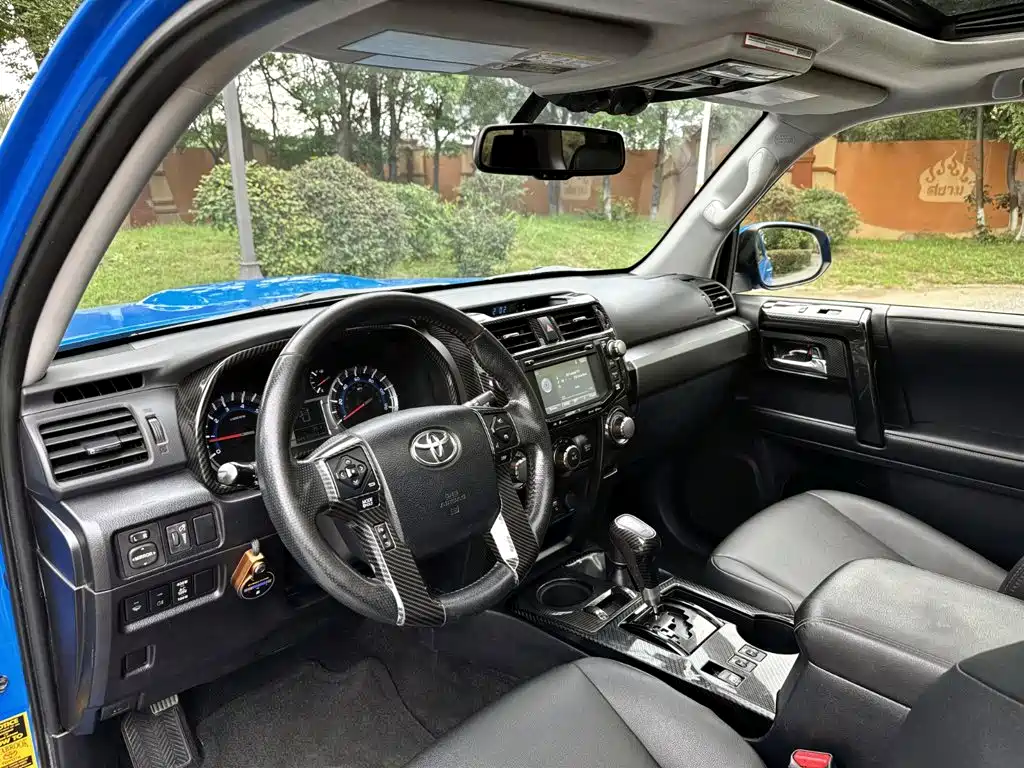 Toyota 4Runner — миниатюра 10