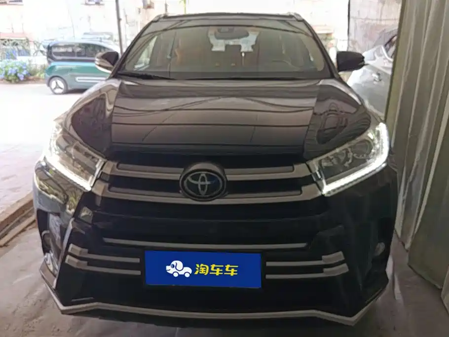 TOYOTA HIGHLANDER