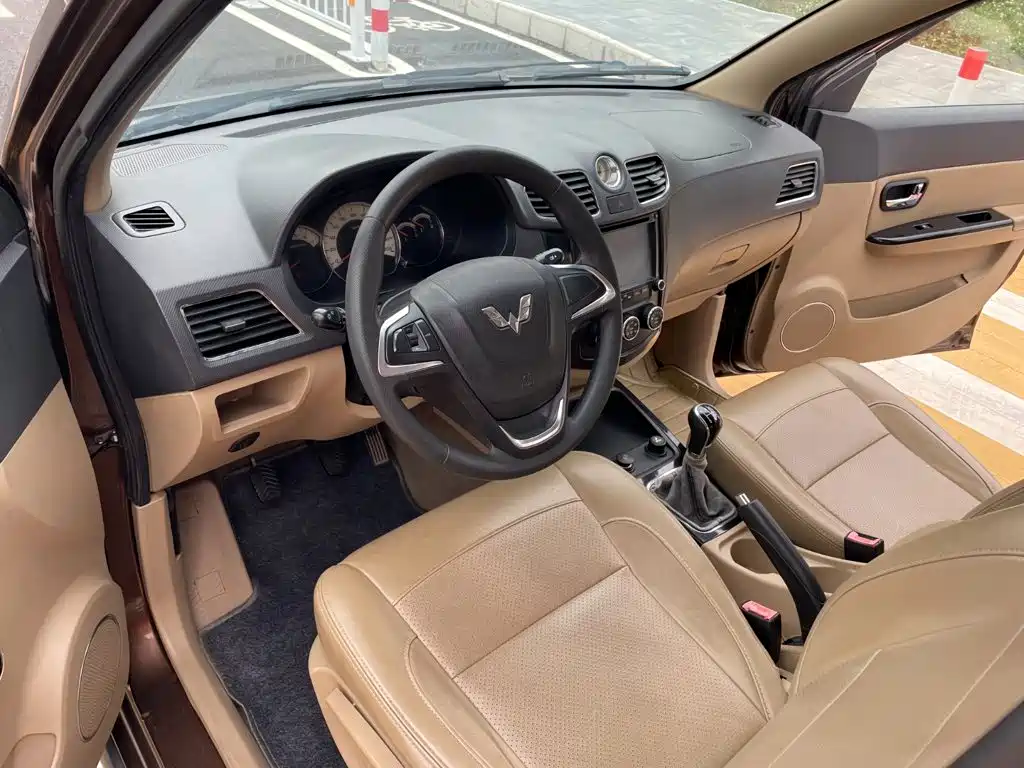 Wuling Hongguang — миниатюра 11