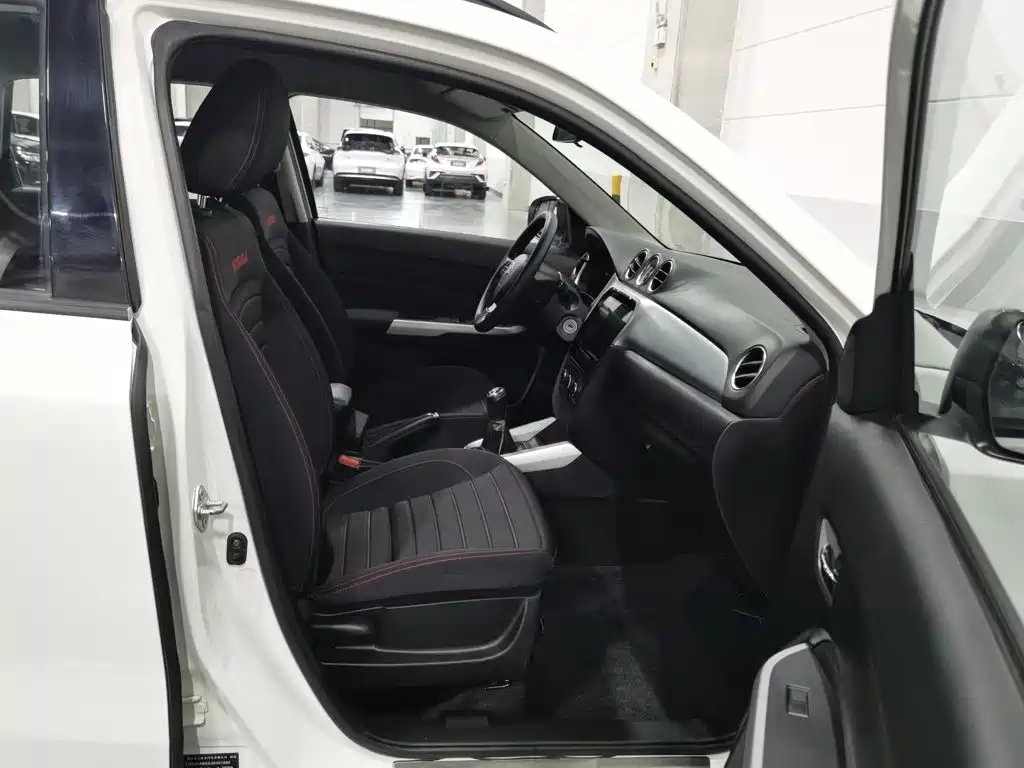 Suzuki Vitara — миниатюра 23