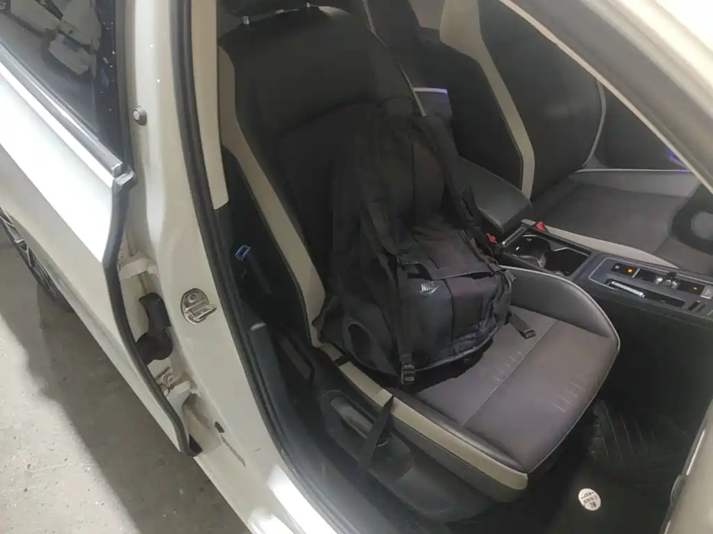 Volkswagen Golf — миниатюра 25