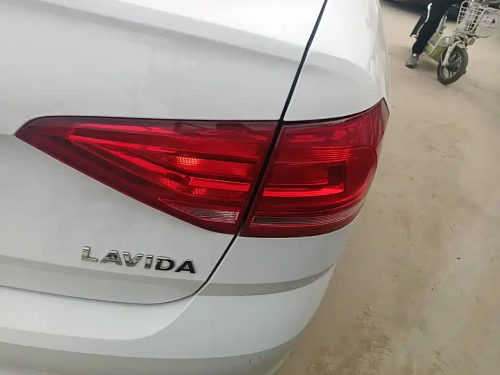 Volkswagen Lavida — миниатюра 8