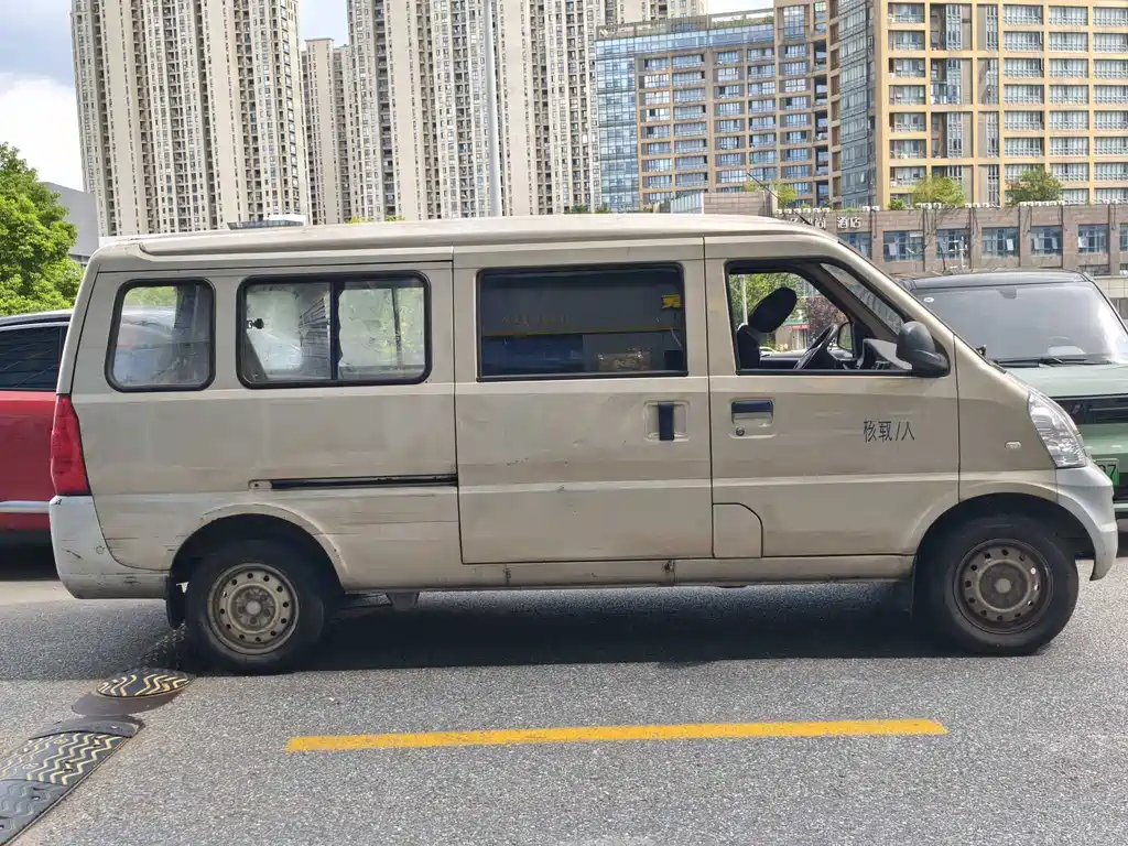 Wuling Rongguang EV — миниатюра 4