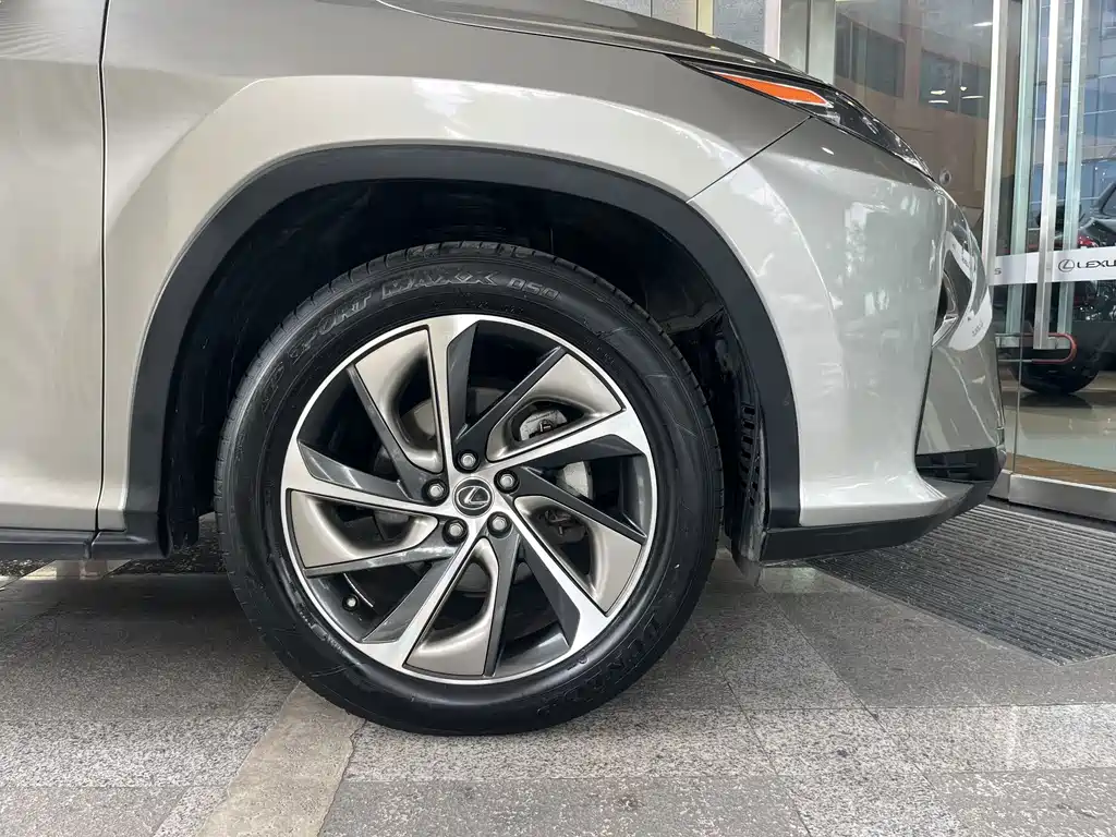 Lexus RX — миниатюра 7