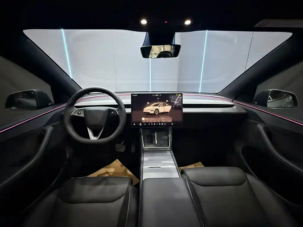 Tesla Model Y L — миниатюра 10