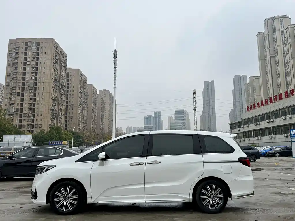 Honda Odyssey 2022 2.0L e:HEV Smart