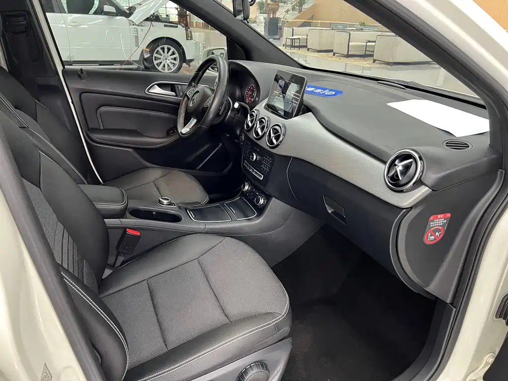 Mercedes-Benz B-Class — миниатюра 13