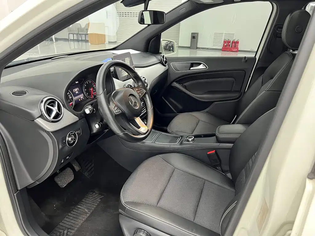 Mercedes-Benz B-Class — миниатюра 9