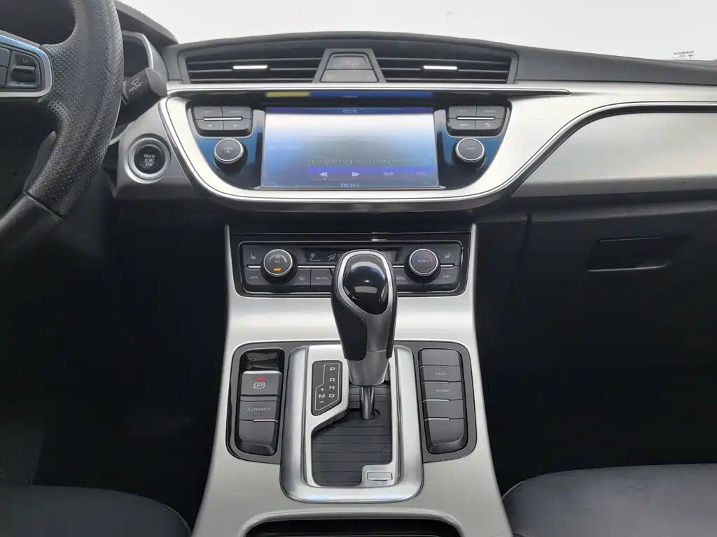 Geely Emgrand GL — миниатюра 12