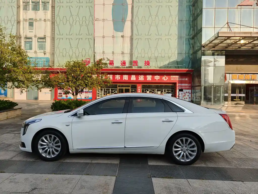 Cadillac XTS — миниатюра 3