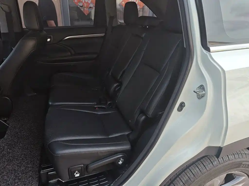 Toyota Highlander — миниатюра 18