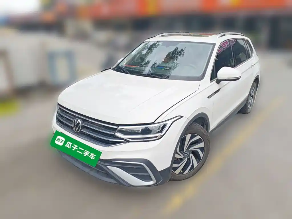 Volkswagen Tiguan L — миниатюра 2