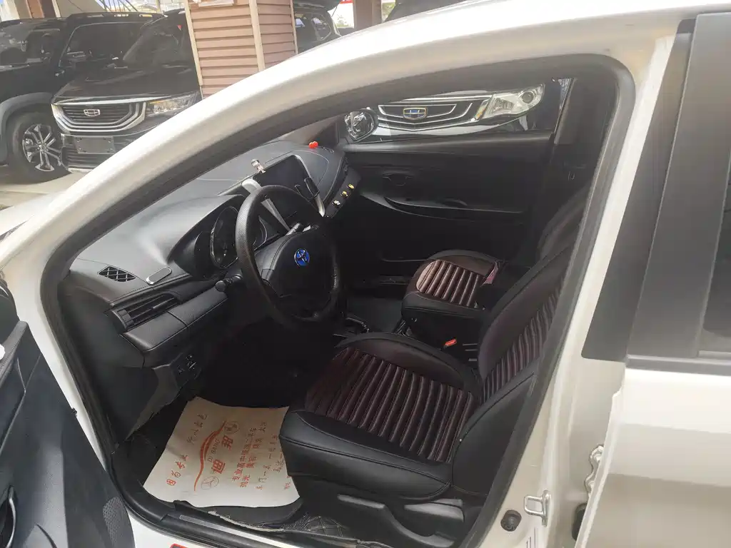 Toyota Yaris L — миниатюра 4