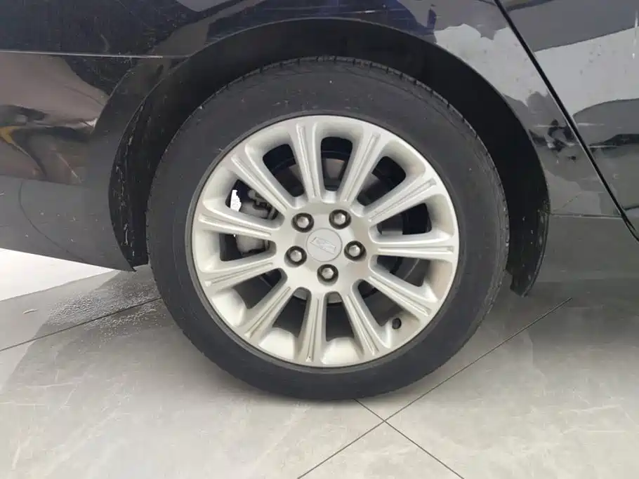 Cadillac XTS — миниатюра 6