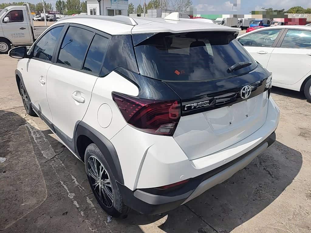 Toyota YARiS L Zhi Xuan 1.5 л 2021 г. Белый, пробег 44300 км