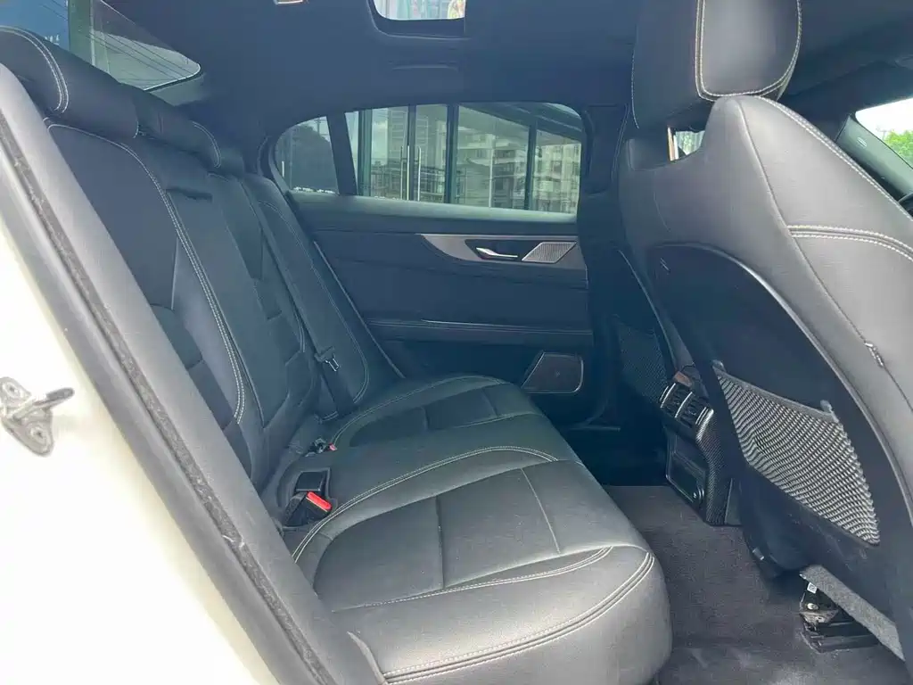 Jaguar XEL — миниатюра 5