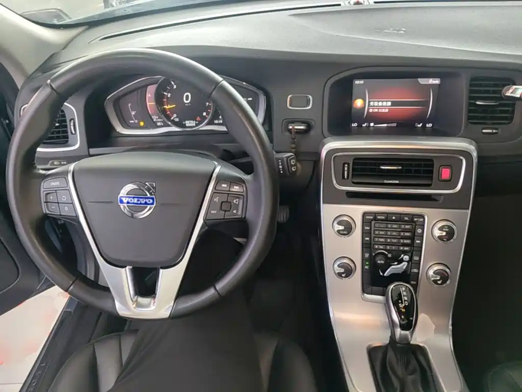 Volvo V60 — миниатюра 10