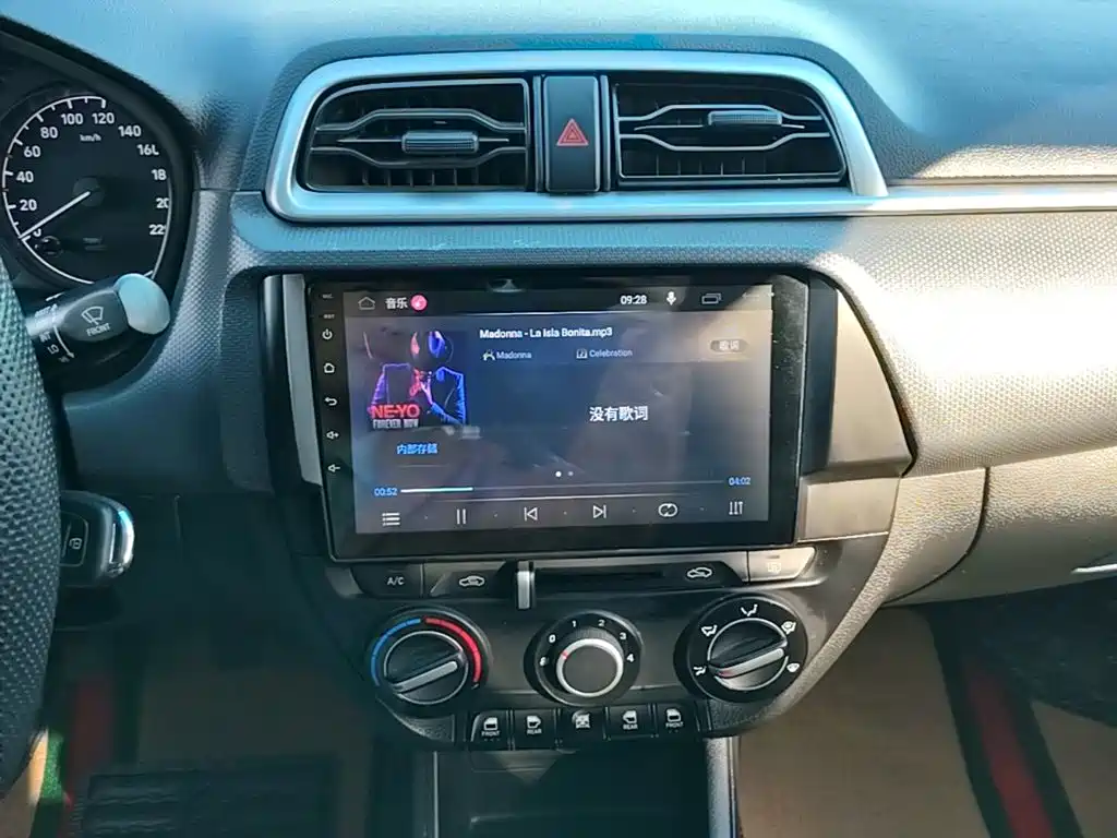 Hyundai Verna — миниатюра 13