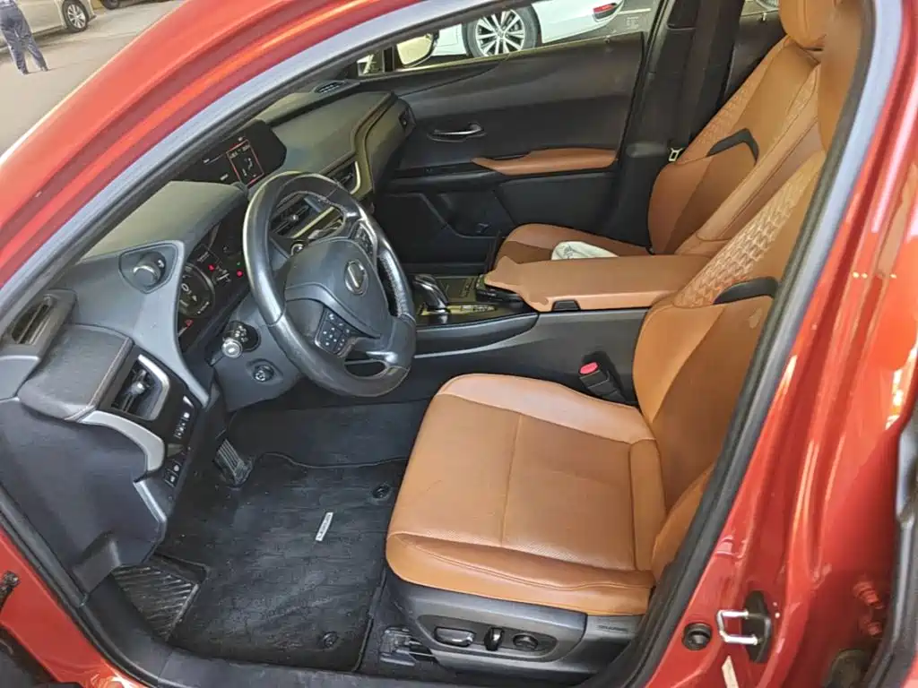 Lexus UX New Energy — миниатюра 15