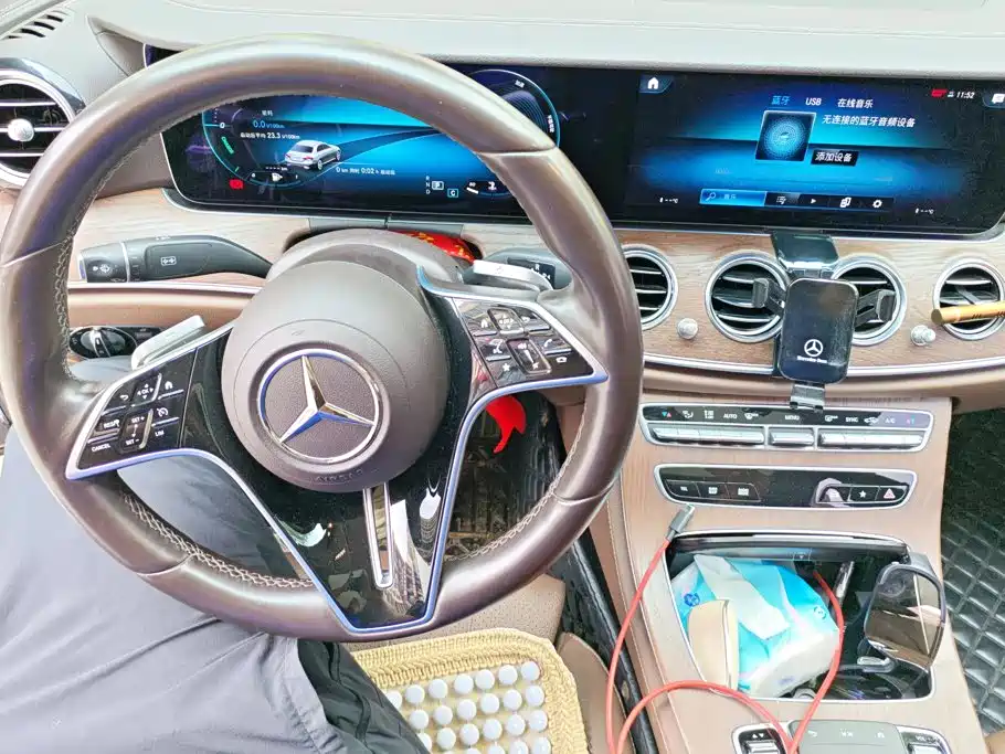 Mercedes-Benz E-Class — миниатюра 12