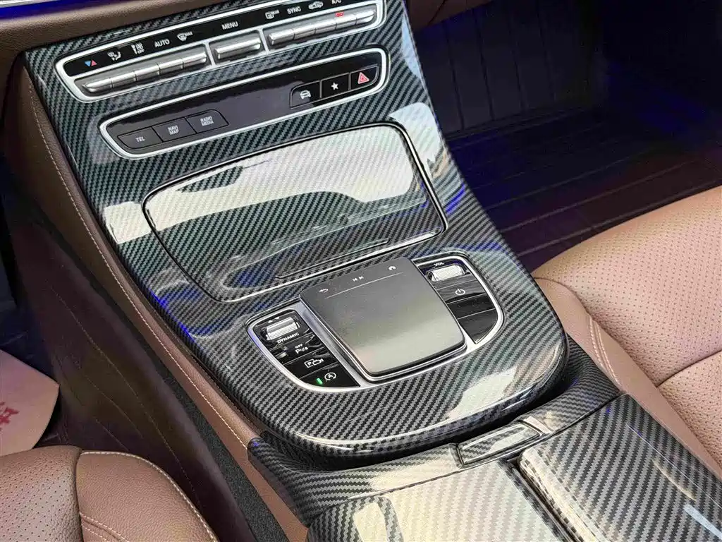 Mercedes-Benz E-Class — миниатюра 11