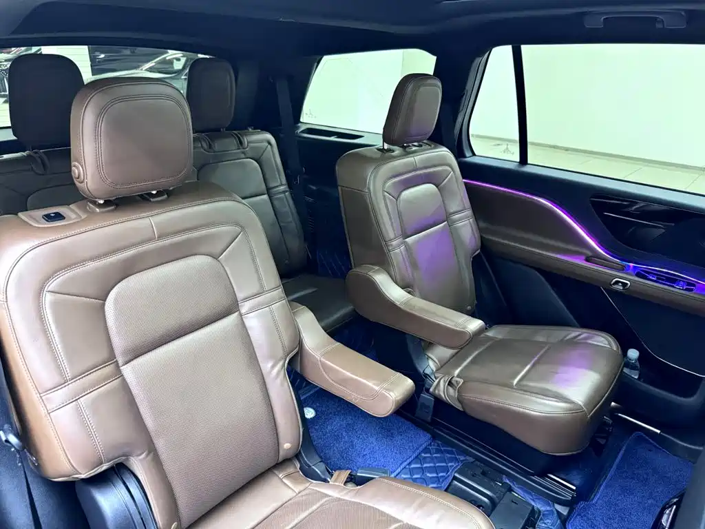 Lincoln Aviator — миниатюра 20