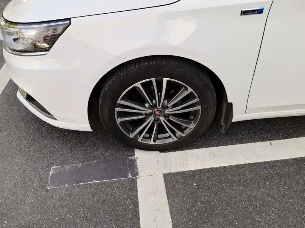 Roewe i6 Classic — миниатюра 23
