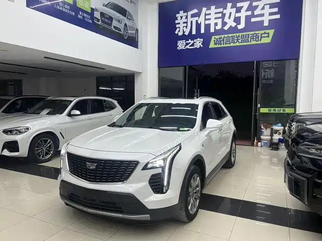 CADILLAC XT4