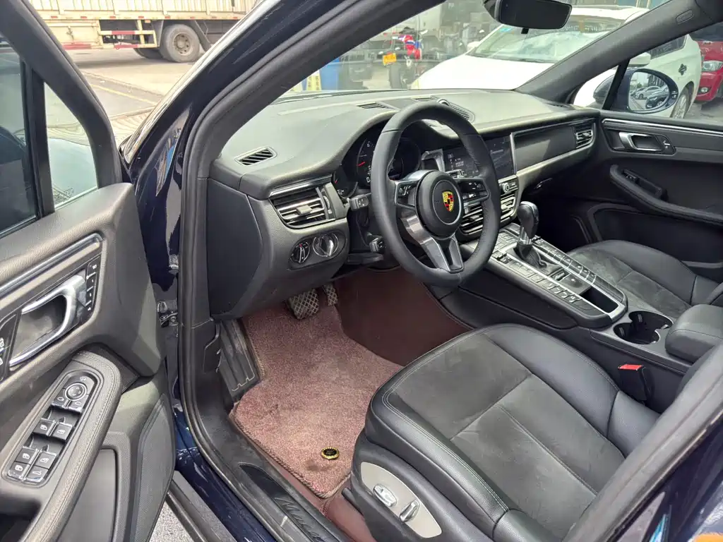 Porsche Macan — миниатюра 4