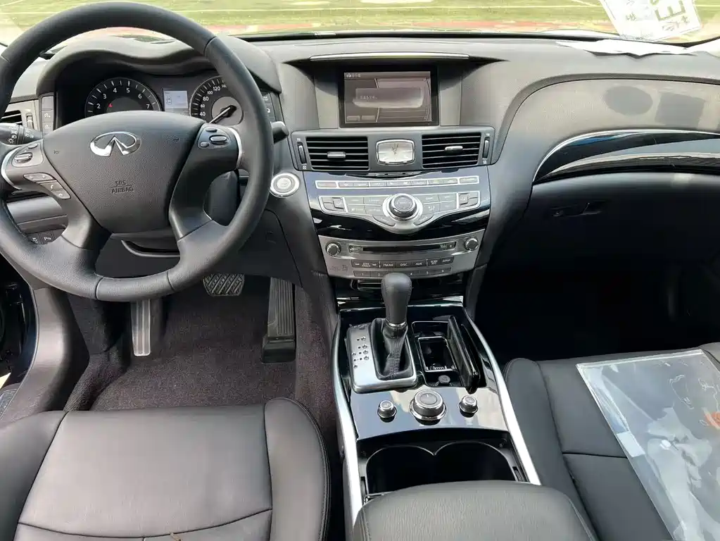 Infiniti Q70 — миниатюра 9