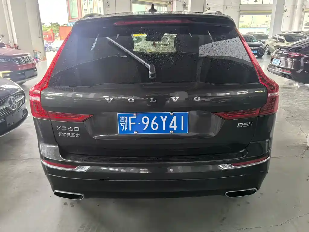 Volvo XC60 - фото 6