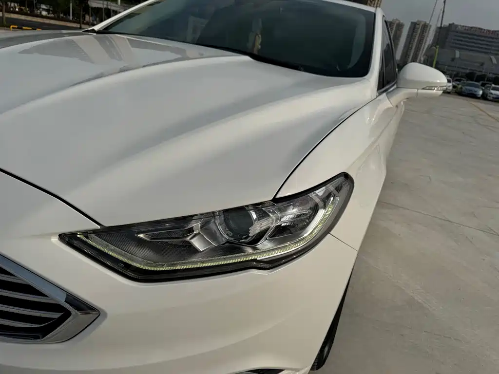 Ford Mondeo — миниатюра 17