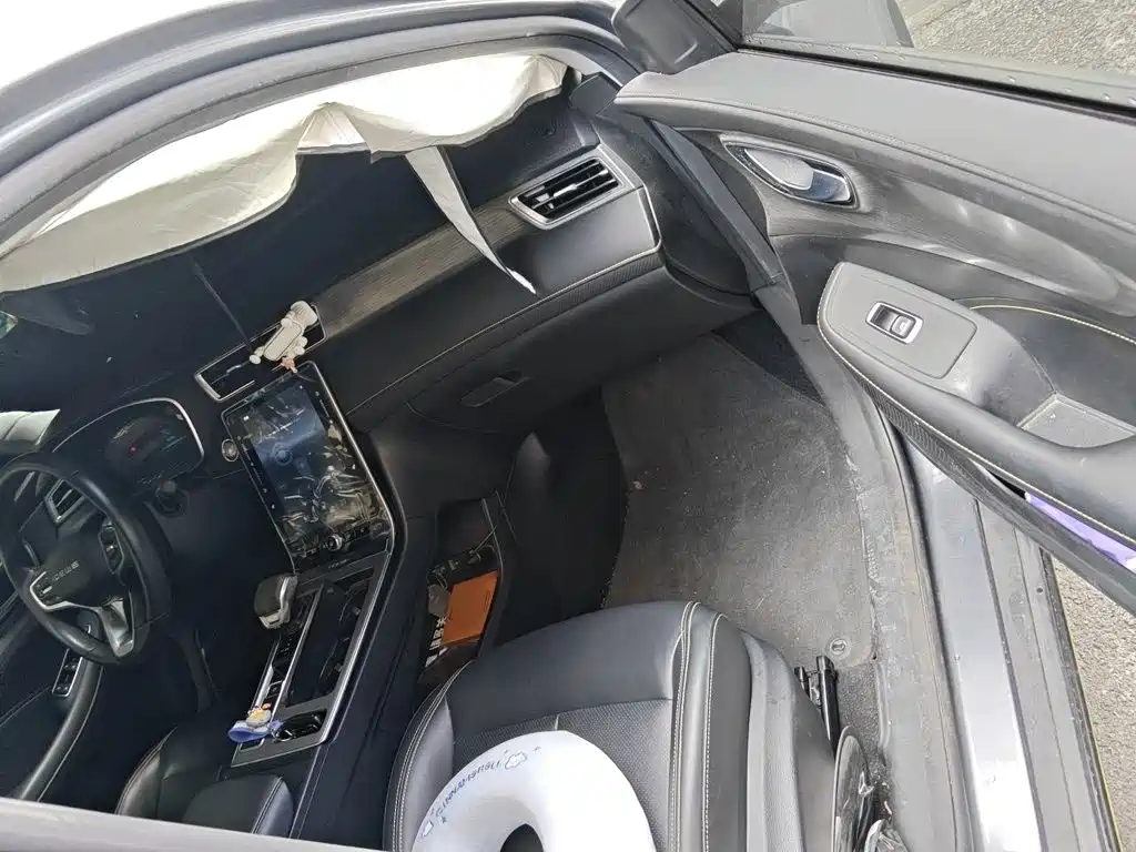 Roewe RX5 — миниатюра 18