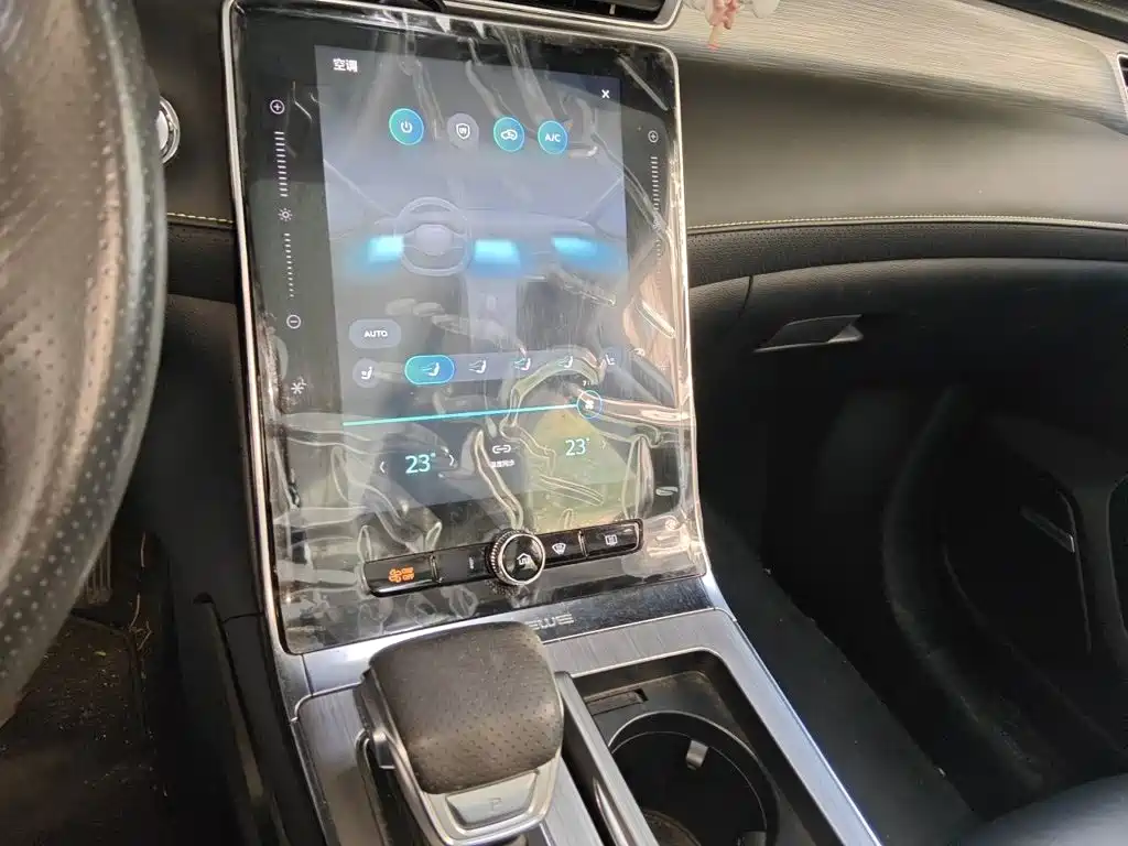 Roewe RX5 — миниатюра 6